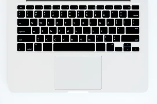 Замена клавиатуры на MacBook в Москве