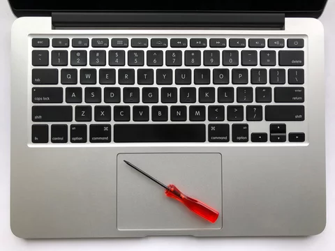 Замена тачпада на MacBook в Москве